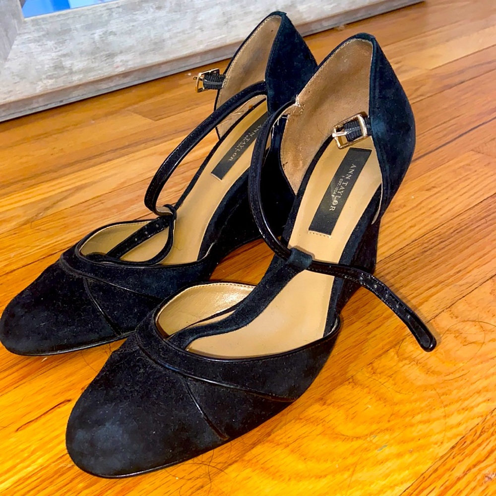Ann Taylor Black Wedge